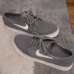 Grey Nike Skateboarding shoes